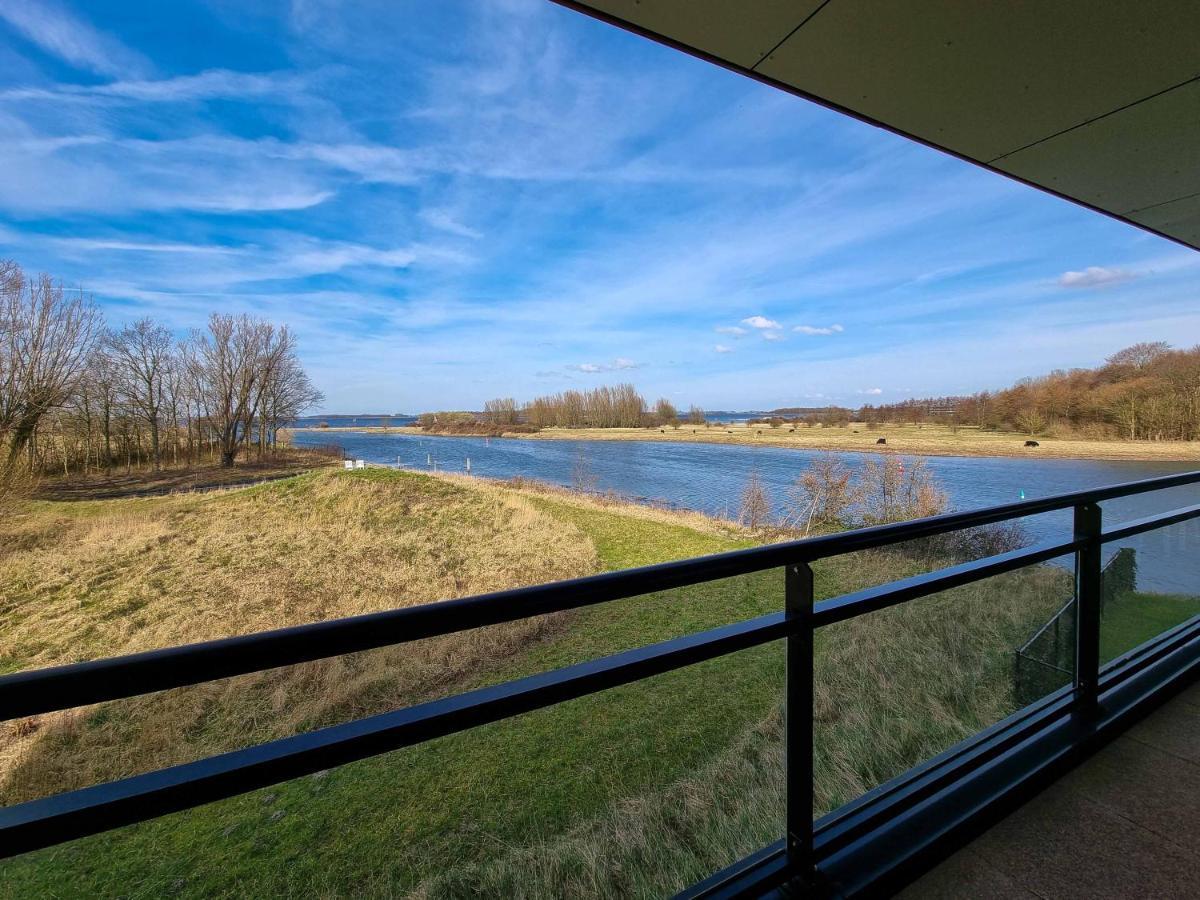 Appartement Aan Jachthaven Met Zicht Op Veerse Meer Arnemuiden Luaran gambar