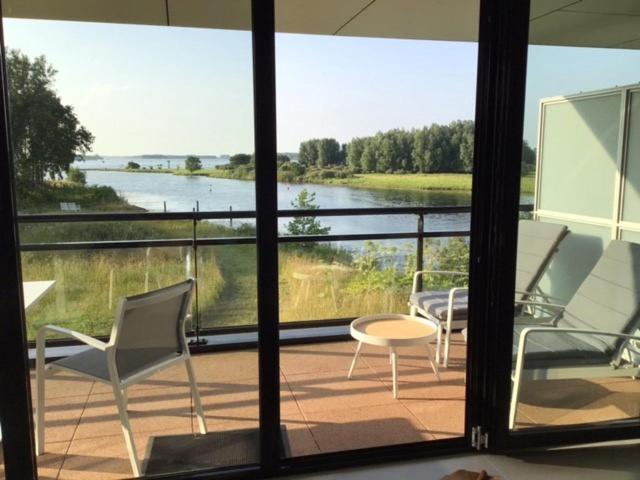 Appartement Aan Jachthaven Met Zicht Op Veerse Meer Arnemuiden Luaran gambar