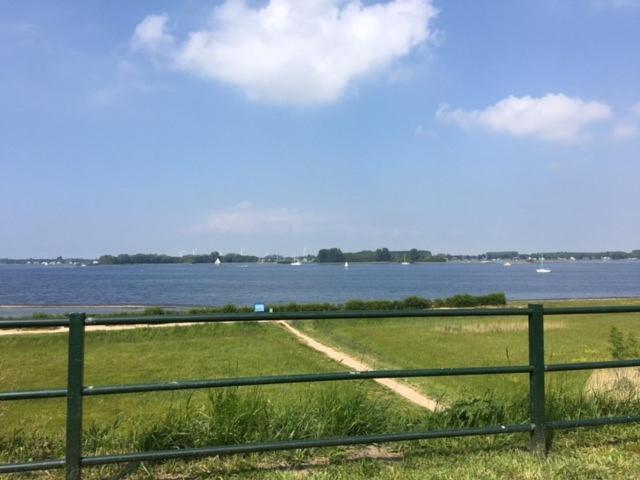 Appartement Aan Jachthaven Met Zicht Op Veerse Meer Arnemuiden Luaran gambar