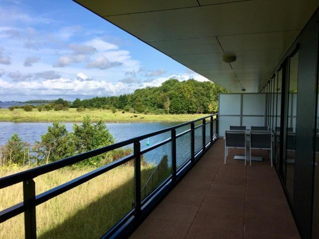 Appartement Aan Jachthaven Met Zicht Op Veerse Meer Arnemuiden Luaran gambar